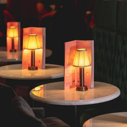 GleamLight Tafellamp - Verfijnde Messing Tafellamp voor Moderne Verlichting en Sfeer