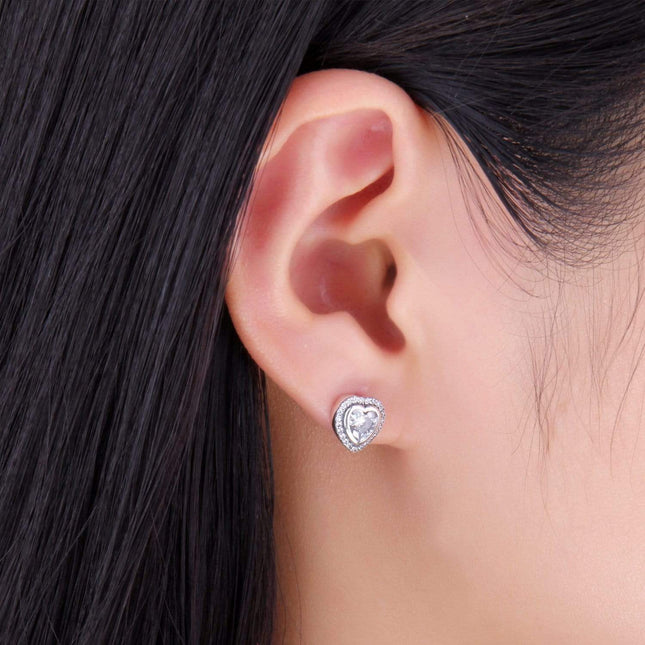 Celestia Hartvormige Oorbellen met Zilveren Zirkonia - Een Betoverende Accessoire