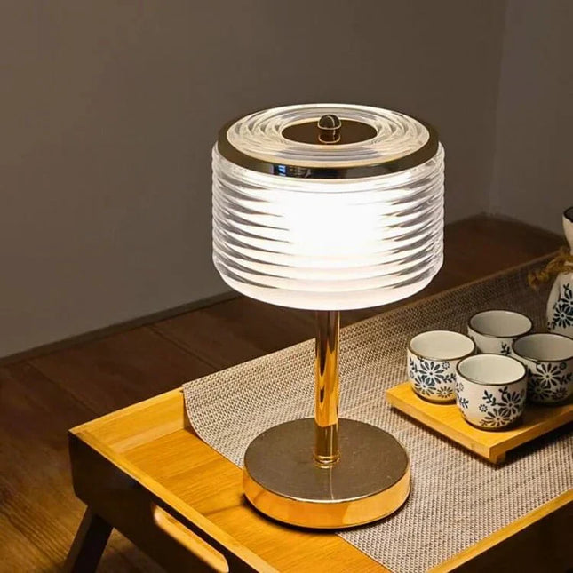 ElegantGlow - Innovatieve Meerlaagse Tafellamp in Goud