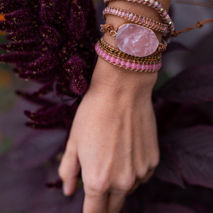 Amoria Bracelet – Elegante Gouden Rozenkwarts Armcandy