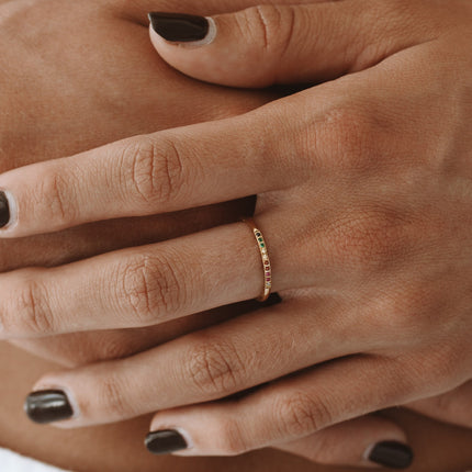 Stijlvolle Gouden Ring met Kleurrijke Edelstenen - Solene