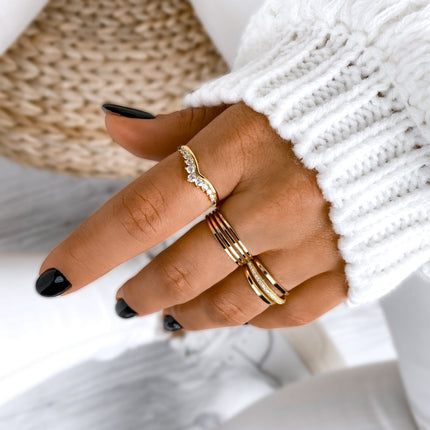 Allegra Zirkonia Crown Ring - A Touch of Elegance