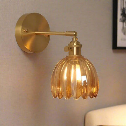 RetroLume – Tulpenvormige Glazen Wandlamp met Vintage Charme